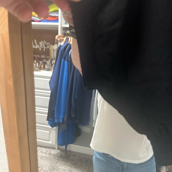 Black Women's Top - Picture 3 of 7